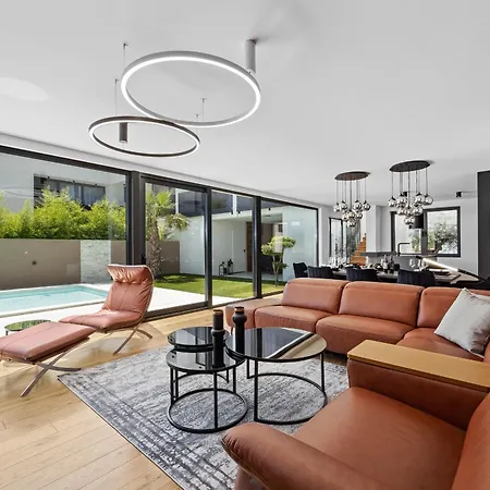 Osea In With Sauna Only 1.5 Km From The Вилла Медулин