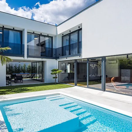 Osea In With Sauna Only 1.5 Km From The