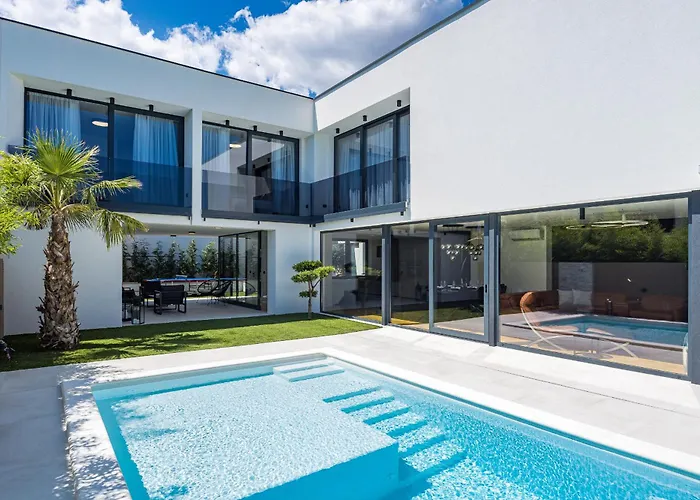 Osea In With Sauna Only 1.5 Km From The