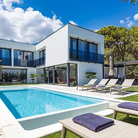 Villa Osea In With Sauna Only 1.5 Km From The Medulin