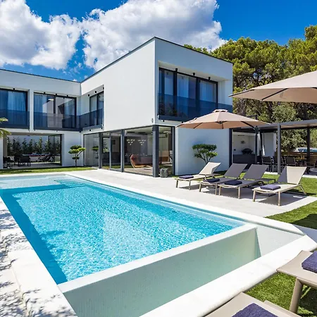 Villa Osea In With Sauna Only 1.5 Km From The Medulin