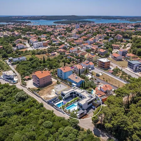 Osea In With Sauna Only 1.5 Km From The Vila *